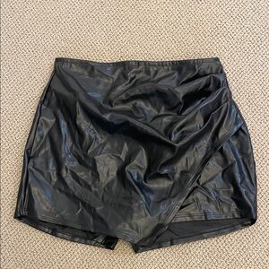 Windsor - Black Faux Leather Skort - Sz S
